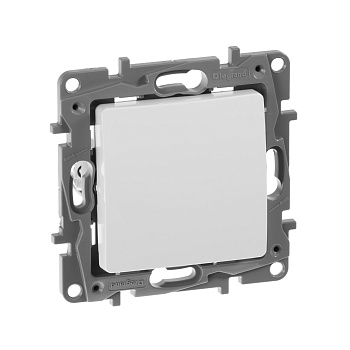 Legrand Etika Белый Выключатель 1-клавишный 10А 672201