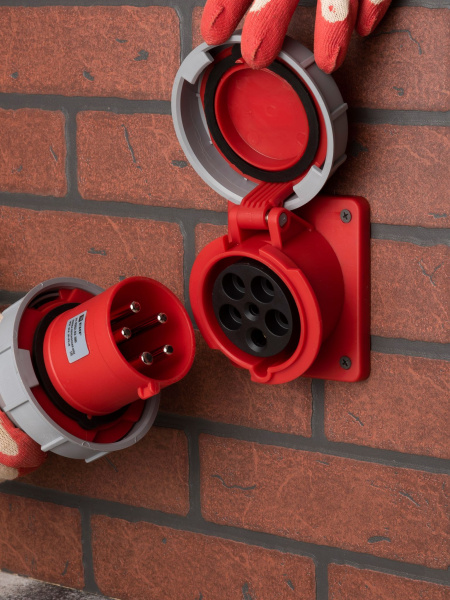 Купить EKF PROxima Розетка стационарная внутренняя угловая 4352 3Р+РЕ+N 63А 380В IP67