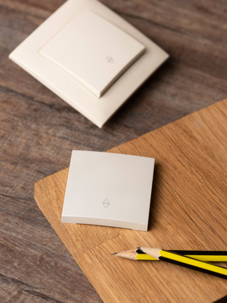 Купить EKF PROxima Валенсия лицевая панель выключателя проходного 1-кл. 10А жемчуг