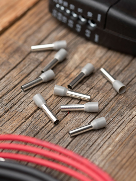 Купить EKF PROxima Наконечник штыревой втулочный изолированный НШвИ 4,0-12 (50шт.)