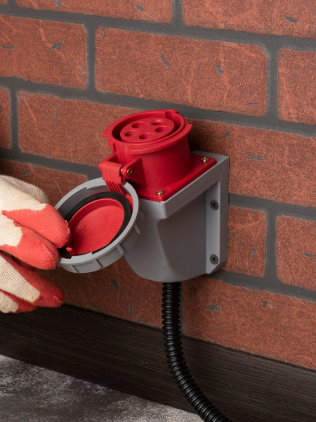 Купить EKF PROxima Розетка стационарная наружная 1152 3Р+РЕ+N 16А 380В IP67