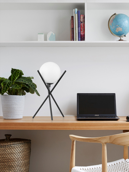 Купить Eglo 39593 Настольная лампа SALVEZINAS, 1х25W(E27), 230, H485, основа 260, сталь, черный/опаловое стекло