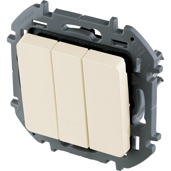 Купить Legrand INSPIRIA Слоновая кость Выключатель трехклавишный 10 AX - 250 В 673641