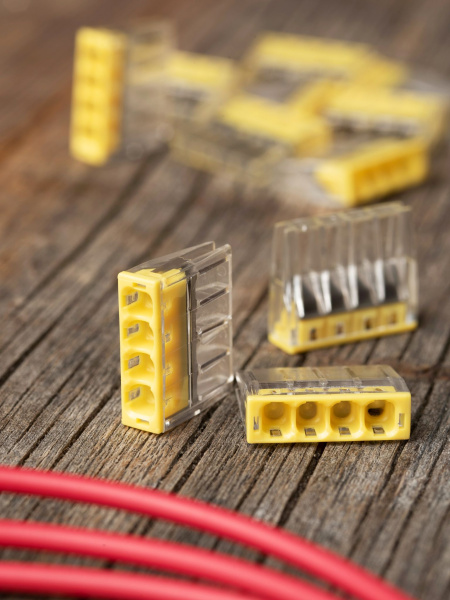 Купить EKF PROxima Строительно-монтажная клемма СМК 2273-244 (с пастой) 4 отверстия 0,5-2.5мм2 (100шт.)