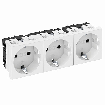 OBO Bettermann Розетка силовая 0° тройная 3х2К+З, 3 модуля Modul45, 45х135 мм, со шторками, 16А 250В белая 6120042