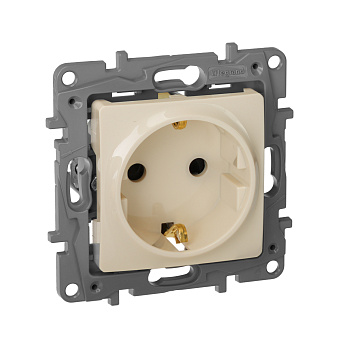 Legrand Etika Слоновая кость Розетка с/з со шторками, винтовые клеммы 672322