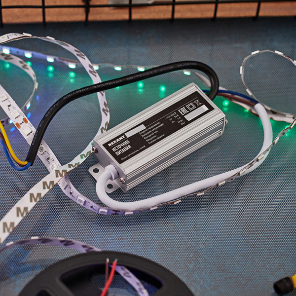 Источник питания тонкий 220V AC/24V DC, 1А, 24W с проводами, влагозащищенный (IP67) Rexant 201-024-2