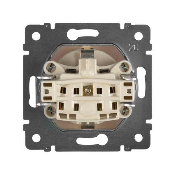 Купить Legrand Valena Крем Розетка 1-ая с/з с защитными шторками 774321