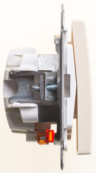 Купить Systeme Electric Wessen 59 Беж Переключатель 1-клавишный с подсветкой 10АХ