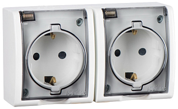 Simon 15 Aqua Белая Розетка 2-ая с/з с крышкой наружная, IP54 1594433-030