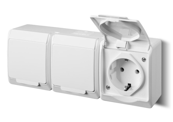 Купить IEK GERMES PLUS Бел Розетка 3-мест. 6мод. в сборе с корпусом с З/К откр. уст-ки16А 220-250В с крышкой винт. зажим IP54