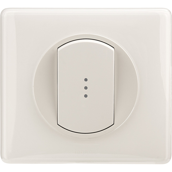 Купить Legrand Celiane Бел Клавиша 1-ая с подсветкой 068003