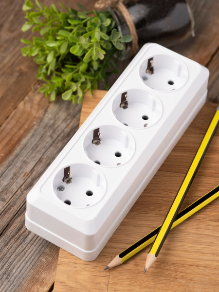 Купить EKF PROxima Рим Розетка 4-местная 16А с заземлением белая