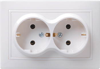 IEK KVARTA РС12-3-КБ Розетка 2местн. c з/к без защ.штор. 16А (белый)