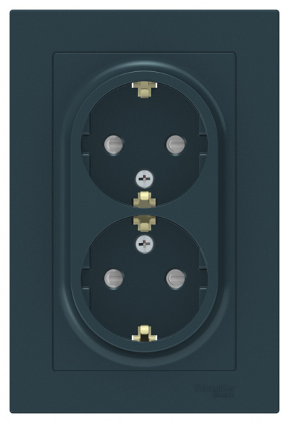 Systeme Electric AtlasDesign Изумруд Розетка с/з двойная, со шторками, 16А, в сборе