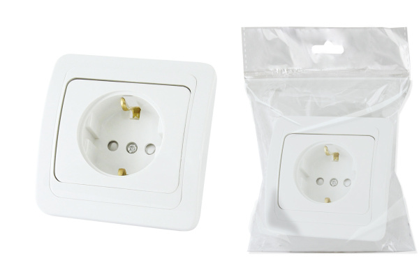 TDM Розетка 2П+З 16А  c защитными шторками белая "Валдай" (пром. упаковка) SQ1804-0028