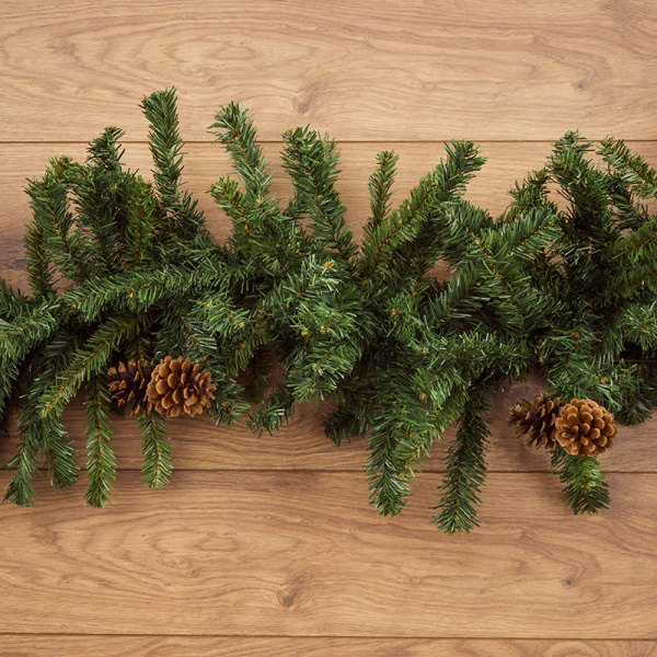 NEON-NIGHT Еловый шлейф 2,7 м с шишками, объем 36 см 307-221