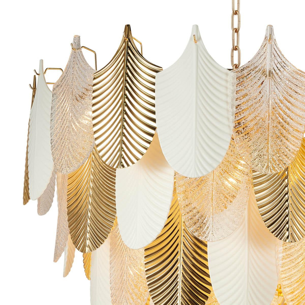 Купить Favourite 2619-37P подвесная люстра Каркас золотого цвета, декоративные элементы из белого фарфора, полупрозрачного стекла и золотого металла