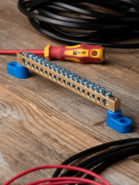 Купить EKF PROxima Шина "0" N (8х12мм) 18 отверстий латунь 2 синих угловых изолятора