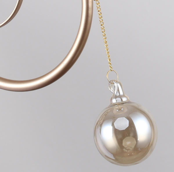 Купить Favourite настенный светильник каркас цвета перламутровое золото, плафоны из полупрозрачной органзы с золотой окантовкой, декоративные элементы из выд 2553-1W