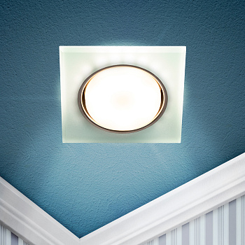 ЭРА Встраиваемый светильник со светодиодной подсветкой ЭРА DK LD50 FR GX53 белый матовый