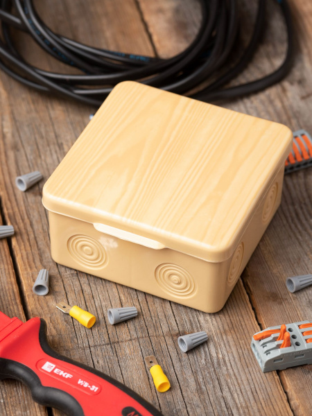 Купить EKF PROxima Коробка распаячная КМР-030-034 пылевлагозащищенная без мембранных вводов (100х100х55) светлое дерево