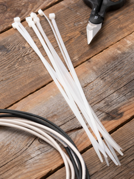 Купить EKF Basic Хомут нейлоновый (4,8х350) (100шт.)