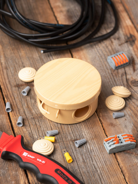 Купить EKF PROxima Коробка распаячная КМР-040-039 с крышкой (85х40) 4 мембранных ввода светлое дерево IP54