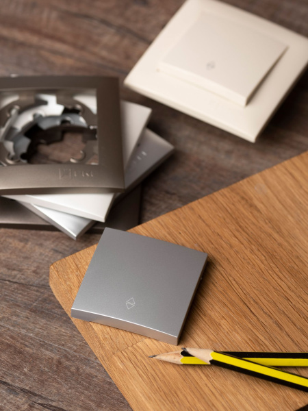 Купить EKF PROxima Валенсия лицевая панель выключателя проходного 1-кл. 10А сталь