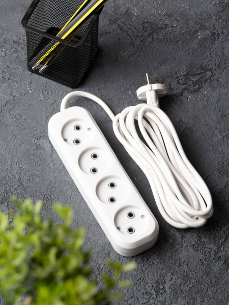 Купить EKF PROxima Удлинитель "Эксперт" 4 гнезда 5 метров 10А/2,2кВт без заземления ПВС 2х0,75