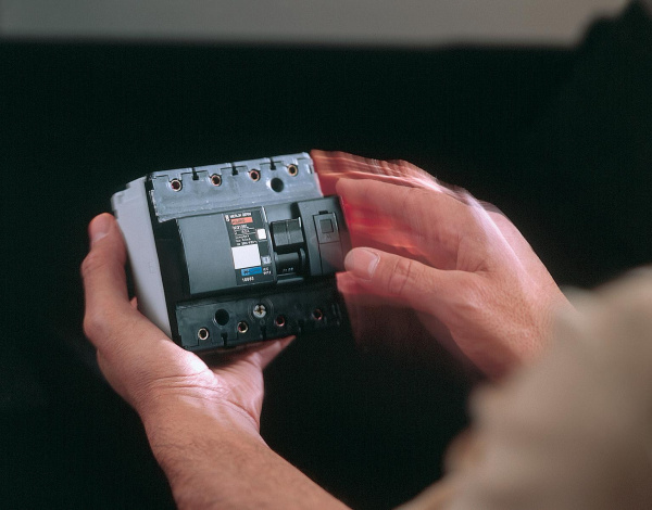 Купить SE Acti 9 NG125L Автоматический выключатель 4P 80А (D) 18865