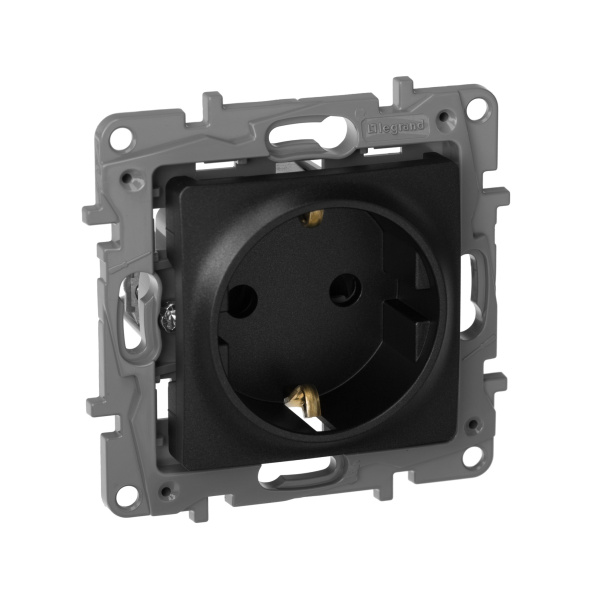 Legrand Etika Антрацит Розетка с/з со шторками, винт. клеммы, 16А, 250 В 672622