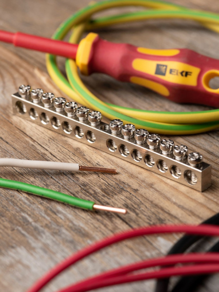 Купить EKF PROxima Шина PEN "ноль-земля" (6x9мм) 14 отв. цинк крепеж по центру