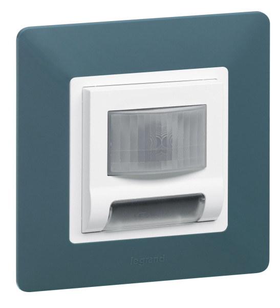 Купить Legrand Valena LIFE Бел Указатель световой с датчиком движения 180° (с лицевой панелью) 752174