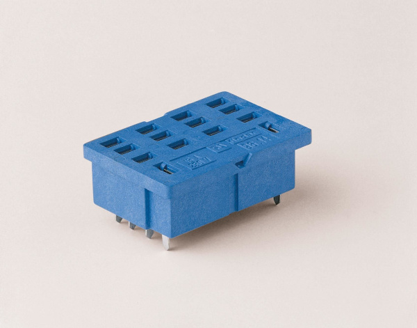 Finder Розетка для монтажа на плате для реле 56.34; в комплекте металлическая клипса 094.51 9614SMA