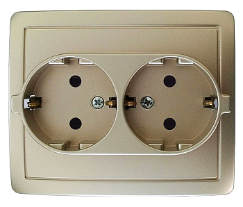 Simon 15 Шампань Розетка 2-ая с/з 2*2Р+Е без шторок, винт.зажим,16А, 250В 1590456-034