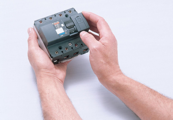 Купить SE Acti 9 NG125L Автоматический выключатель 4P 80А (D) 18865