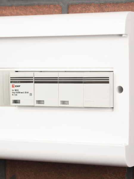 Купить EKF PROxima Устройство защиты от импульсных перенапряжений Тип 1 Iimp 25kA (10/350?s) 4P spd-t1-25-4p