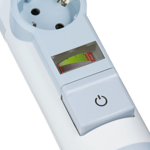 Купить Legrand "Безопасность" Удлинитель 6 розетки с/з,шнур 3м., 3500W, с защитой, фиксир. поворотный блок 694647