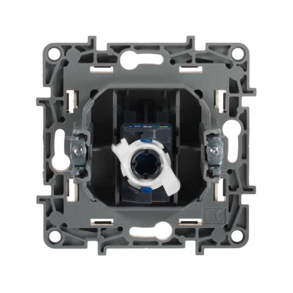 Купить Legrand Etika Слоновая кость Розетка комп (RJ45) 5 категория  UTP 672341