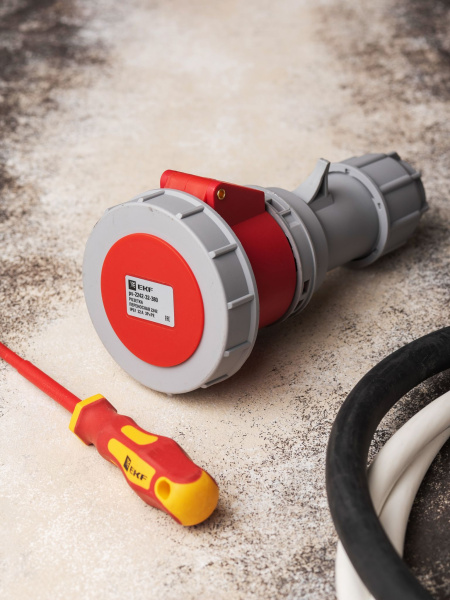 Купить EKF PROxima Розетка переносная 2242 3Р+РЕ 32А 380В IP67