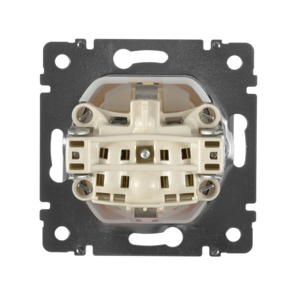 Купить Legrand Valena Крем Розетка 1-ая с/з с крышкой и защитными шторками IP44 (к простой рамке) 774120