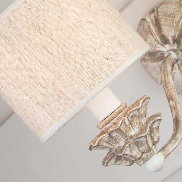 Купить Favourite Classic настенный светильник каркас бежево-коричневого и белого цвета, абажур из ткани типа рогожка натурального цвета, декоративные элемент 2700-1W