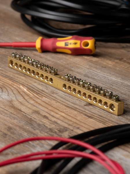 Купить EKF PROxima Шина PEN "ноль-земля" (8х12мм) 20 отверстий латунь крепеж по центру