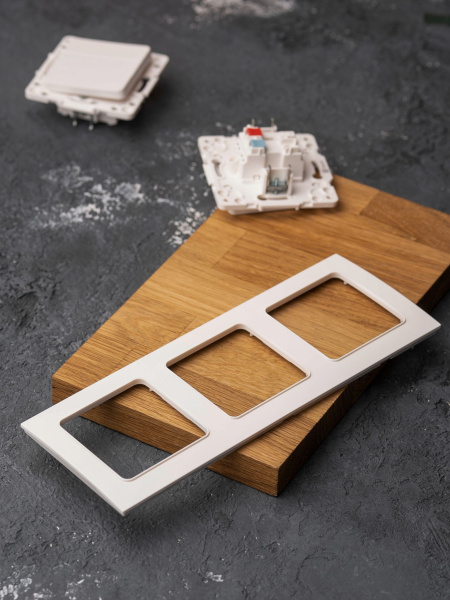 Купить EKF PROxima Стокгольм Белый Рамка 3-ая