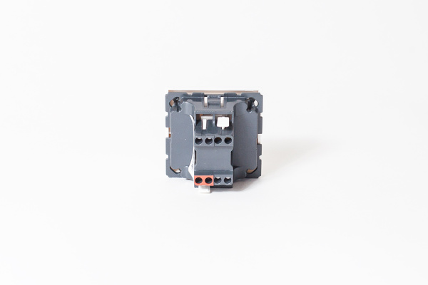 Купить SPL Выключатель одноклавишный 45х45 белый, с безвинтовым зажимом 200005