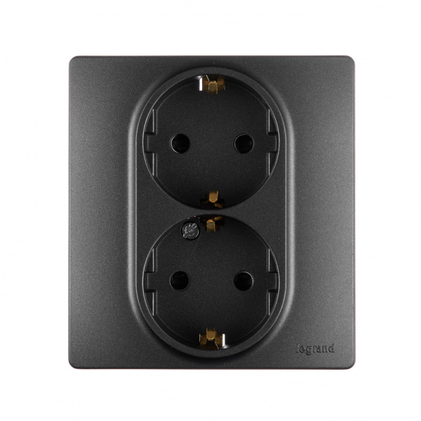Legrand Etika Антрацит Розетка 2-ая с/з со шторками, авт. клем. 672633