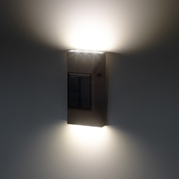 ЭРА ERAFS012-07 ЭРА Фасадная подсветка Эра на солнечной батарее, 6 LED, 13*7,3*3 см