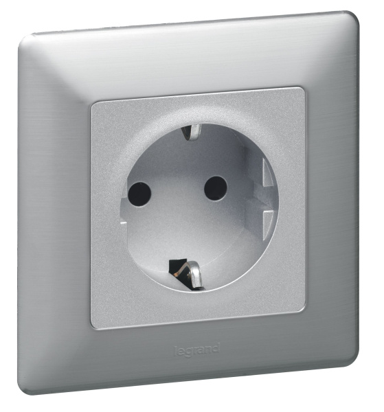 Купить Legrand Valena Мех IN'MATIC Розетка б/з, со шторками, безвинт.зажим 753016