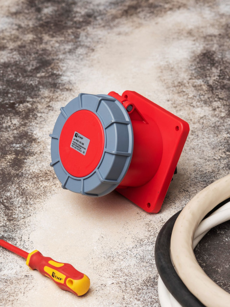 Купить EKF PROxima Розетка стационарная внутренняя 3452 3Р+РЕ+N 125А 380В IP67